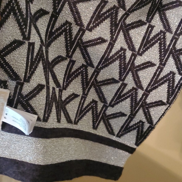 Michael Kors Gray & Silver Winter Scarf - Picture 5 of 5
